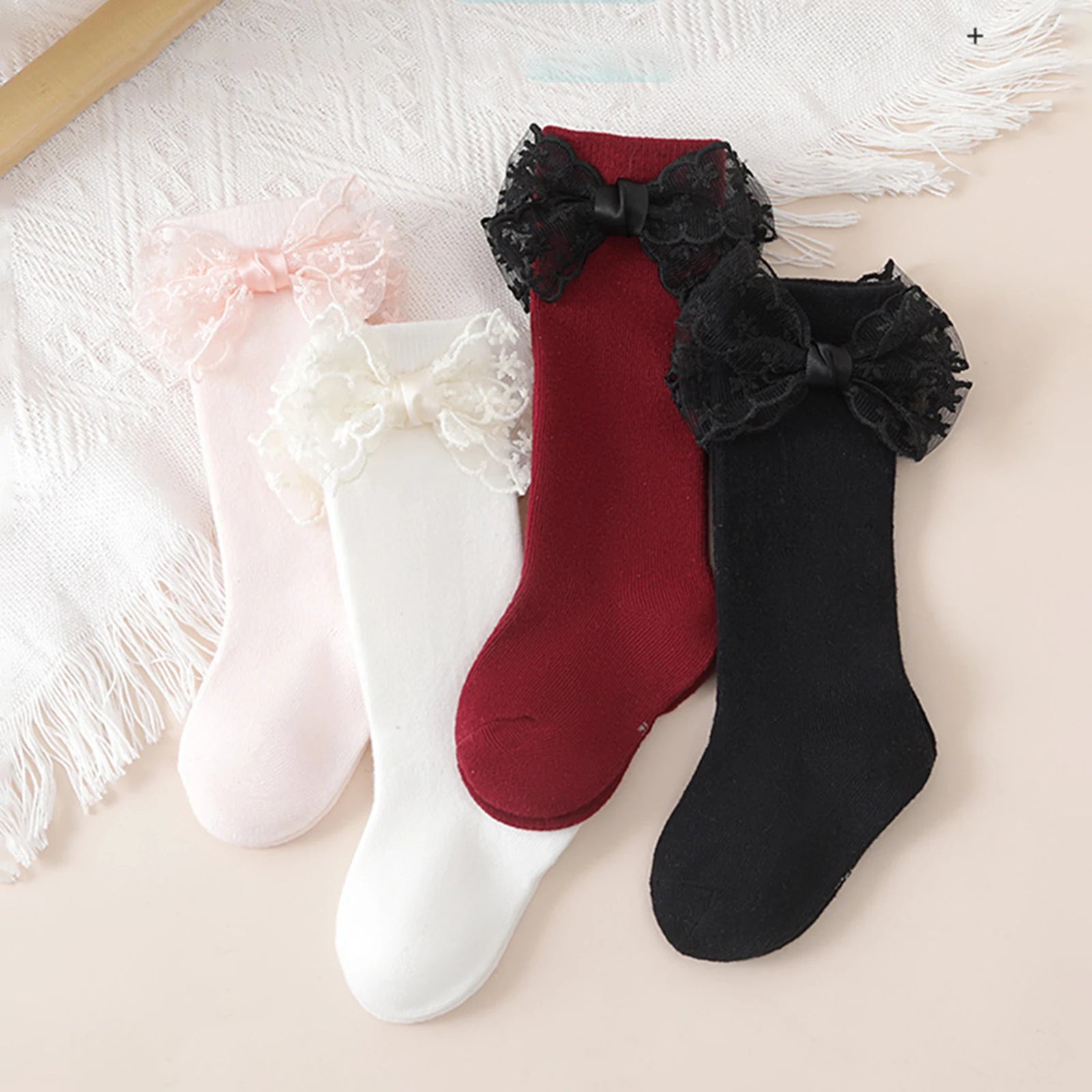 MARIETTA Lace Bowtie Socks