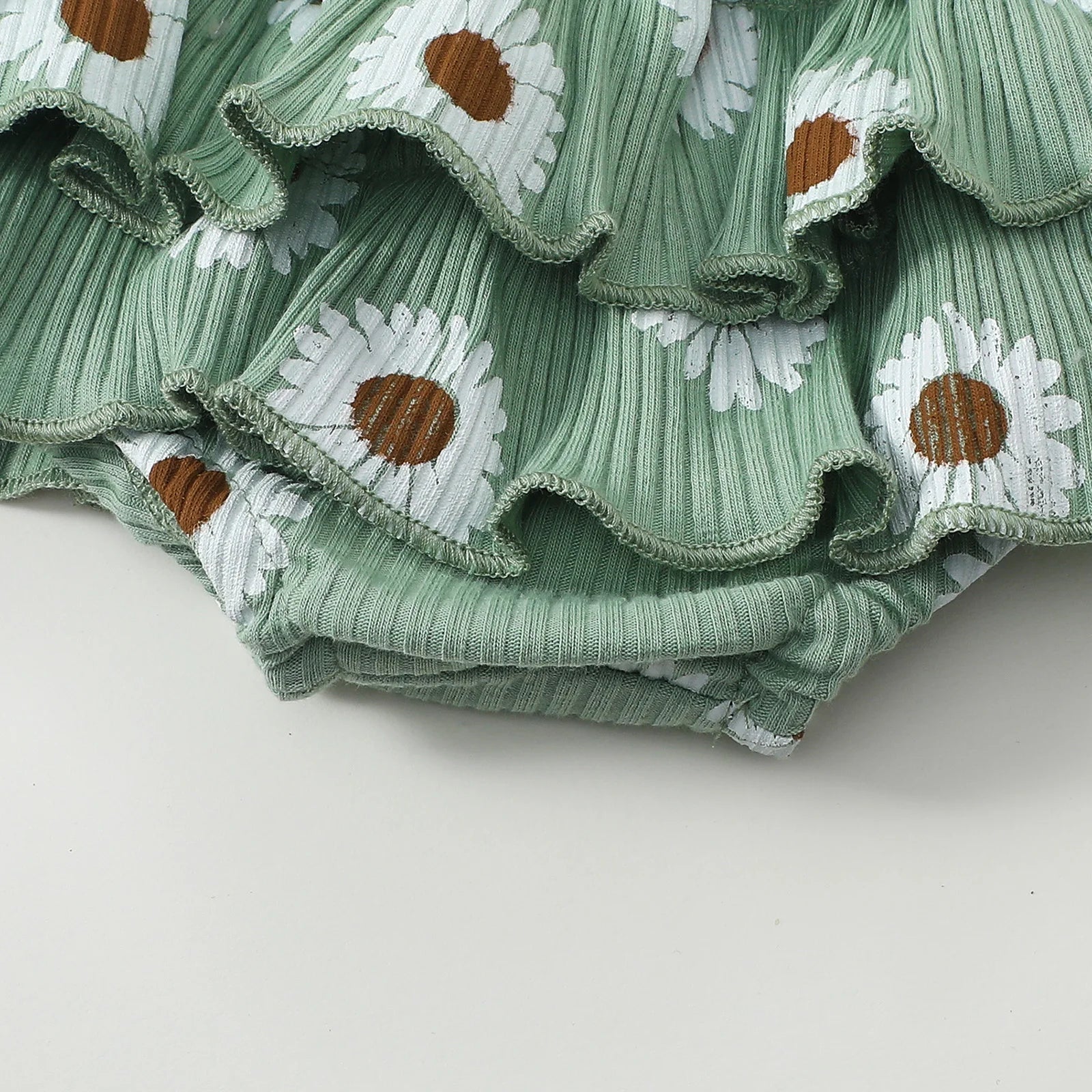 AUNTIE'S BESTIE Daisy Ruffle Outfit