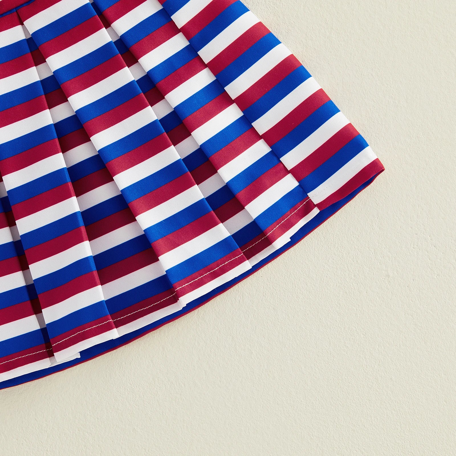 USA Striped Pleated Skirt Outfit