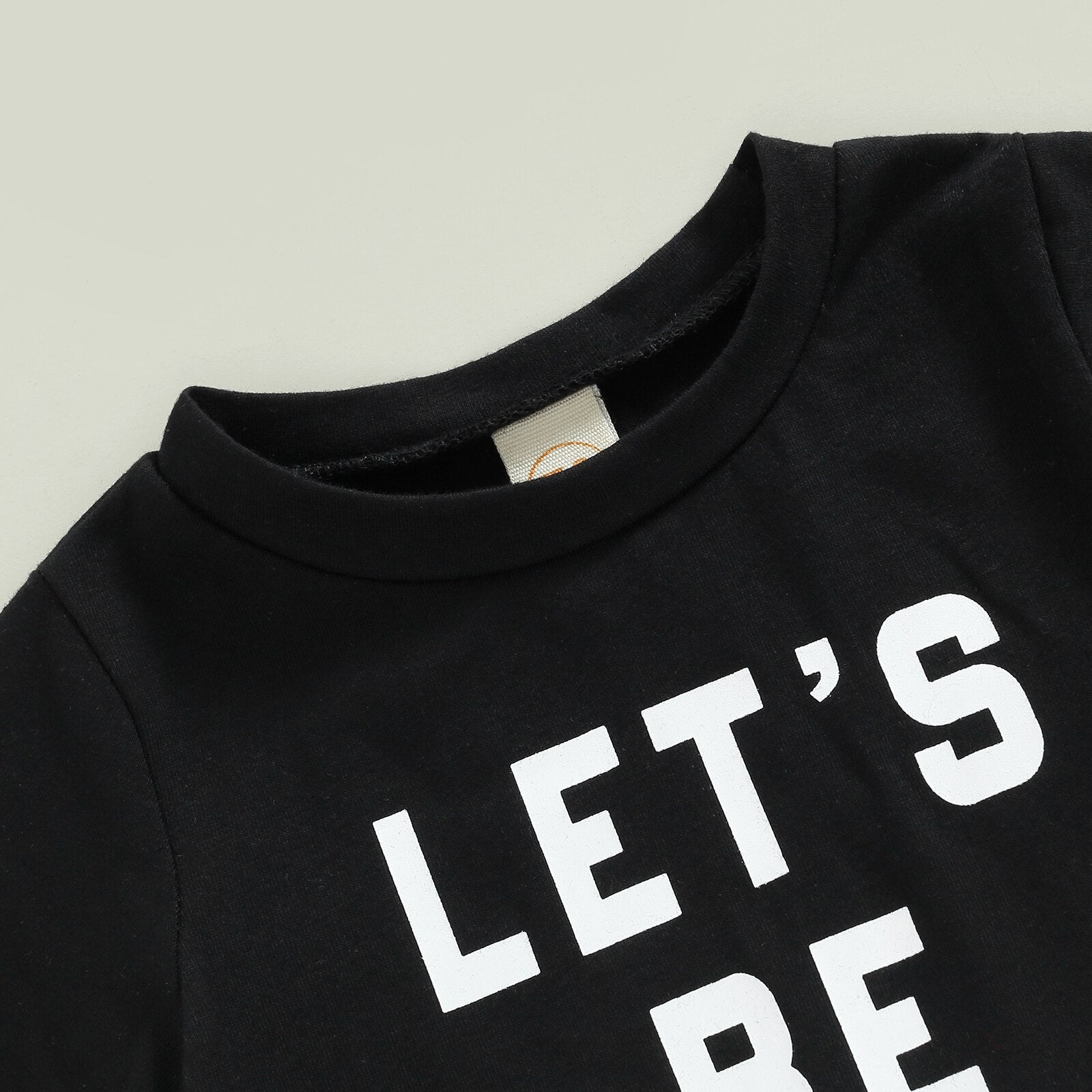 LET'S BE FRIENDS Outfit